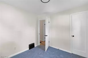 827 Davies Ave, Akron, OH 44306 - Photo 17