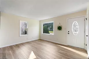 827 Davies Ave, Akron, OH 44306 - Photo 5