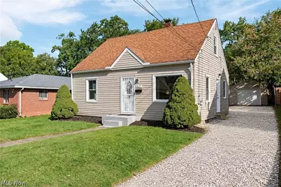 827 Davies Avenue, Akron, OH 44306 - Photo 1