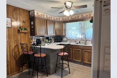 314 W 3rd Street, Uhrichsville, OH 44683 - Photo 5