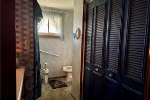314 W 3rd St, Uhrichsville, OH 44683 - Photo 15