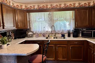 314 W 3rd St, Uhrichsville, OH 44683 - Photo 7