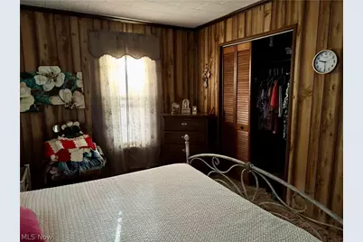 314 W 3rd Street, Uhrichsville, OH 44683 - Photo 19
