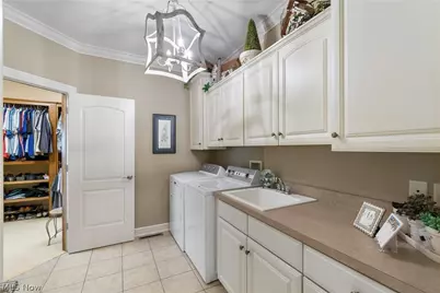 8261 Mackenzie Avenue NW, North Canton, OH 44720 - Photo 9