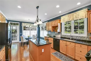 32249 Hawthorne Ct, Avon Lake, OH 44012 - Photo 3