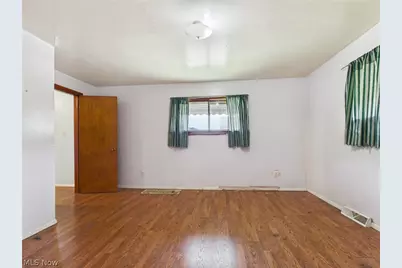 56031 W 2nd Street, Bridgeport, OH 43912 - Photo 11