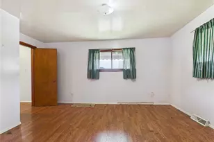 56031 W 2nd St, Bridgeport, OH 43912 - Photo 11