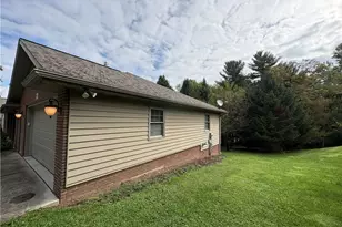 104 Kell Ln, St Clairsville, OH 43950 - Photo 5