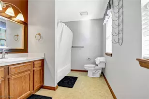 2144 Reserve Cir N, Lorain, OH 44053 - Photo 23