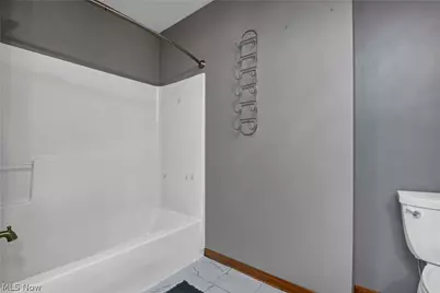 2144 Reserve Circle N, Lorain, OH 44053 - Photo 29
