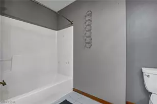 2144 Reserve Cir N, Lorain, OH 44053 - Photo 29