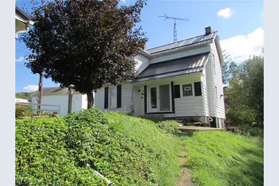 875 Washington, Bergholz, OH 43908 - Photo 3