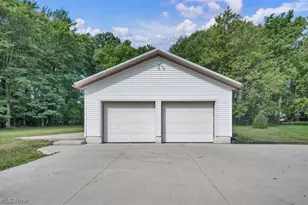 10142 Hillcrest Rd, Kirtland, OH 44094 - Photo 31