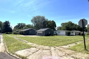 902 Warrington Rd, Akron, OH 44320 - Photo 21