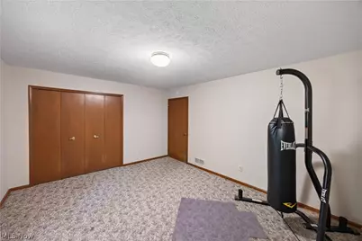 8307 Old Post Road, Olmsted Falls, OH 44138 - Photo 17