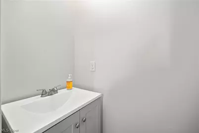 6199 E Meadow Farm Lane, Lorain, OH 44053 - Photo 17