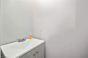 6199 E Meadow Farm Ln, Lorain, OH 44053 - Photo 17