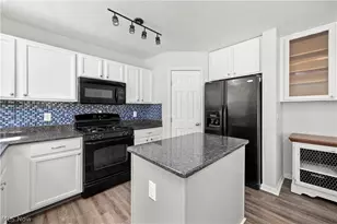 6199 E Meadow Farm Ln, Lorain, OH 44053 - Photo 9