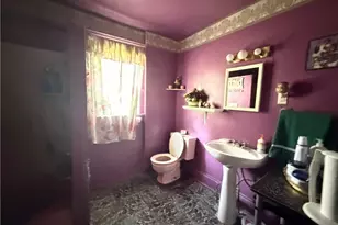 569 Edgewood Ave, Akron, OH 44307 - Photo 17
