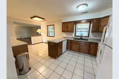 144 Runnemede Drive, Youngstown, OH 44512 - Photo 11
