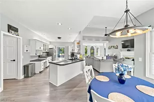812 S Prospect Ave, Hartville, OH 44632 - Photo 17