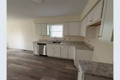 459 Hampton Drive, Elyria, OH 44035 - Photo 5