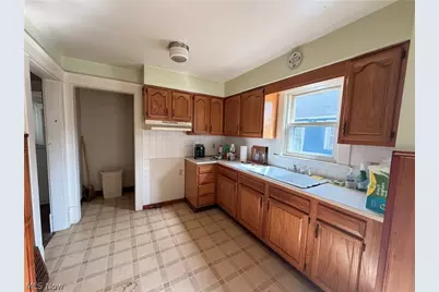 1390 Kentucky Avenue, Akron, OH 44314 - Photo 7
