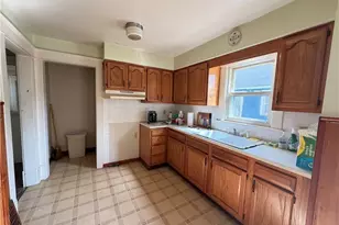 1390 Kentucky Ave, Akron, OH 44314 - Photo 7
