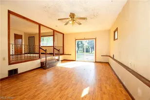 211 S Elm St, Orrville, OH 44667 - Photo 5