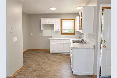 14913 Lincoln Avenue, Loveland, OH 44128 - Photo 9