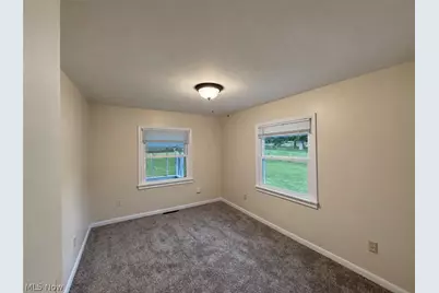 8023 Columbus Road NE, Louisville, OH 44641 - Photo 15
