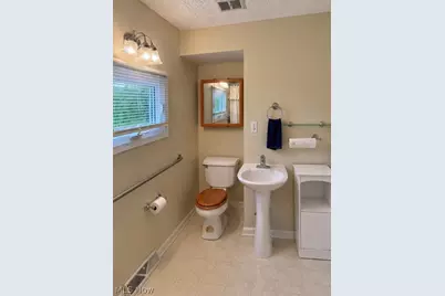 8023 Columbus Road NE, Louisville, OH 44641 - Photo 17