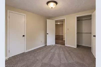 8023 Columbus Road NE, Louisville, OH 44641 - Photo 11