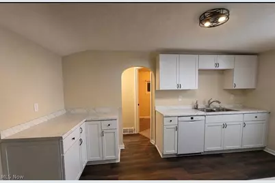 8023 Columbus Road NE, Louisville, OH 44641 - Photo 9