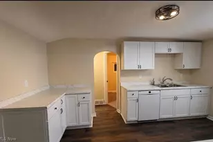 8023 Columbus Rd NE, Louisville, OH 44641 - Photo 9