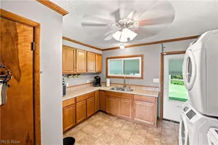 933 Ray Ave NE, New Philadelphia, OH 44663 - Photo 13