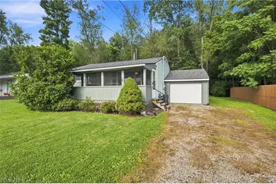 933 Ray Avenue NE, New Philadelphia, OH 44663 - Photo 1