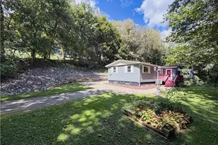 1929 Iris St, East Liverpool, OH 43920 - Photo 3