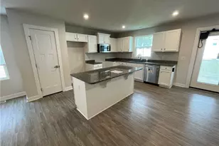 6913 Gauntlet St SW, Massillon, OH 44646 - Photo 7