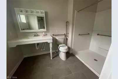 6913 Gauntlet Street SW, Massillon, OH 44646 - Photo 9