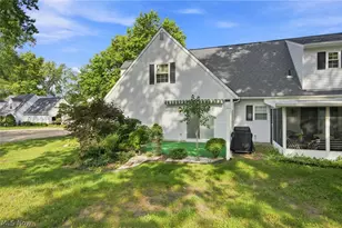 7030 Cobblestone Ln, Concord Twp, OH 44060 - Photo 3