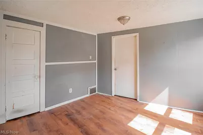 931 Work Drive, Akron, OH 44320 - Photo 15