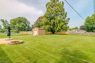 223 Shore Dr, Eastlake, OH 44095 - Photo 37