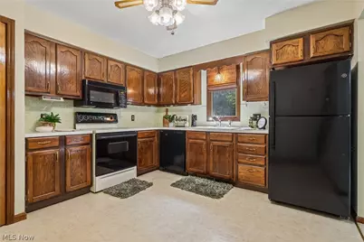21 W Howe Road, Tallmadge, OH 44278 - Photo 11