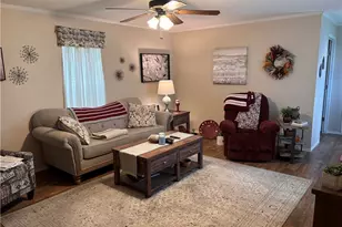 121 Tracy Dr, Dover, OH 44622 - Photo 3