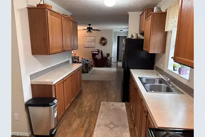 121 Tracy Drive, Dover, OH 44622 - Photo 5
