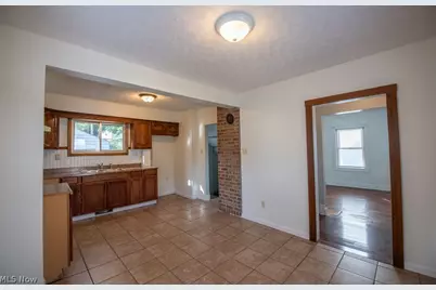 747 Waugh Street, Alliance, OH 44601 - Photo 11