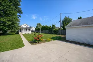 368 4th Dr NW, New Philadelphia, OH 44663 - Photo 3