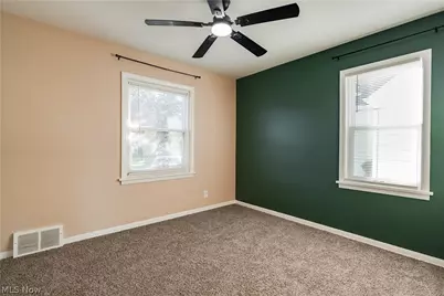 395 E 324th Street, Willowick, OH 44095 - Photo 15