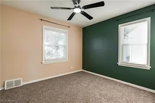 395 E 324th St, Willowick, OH 44095 - Photo 15
